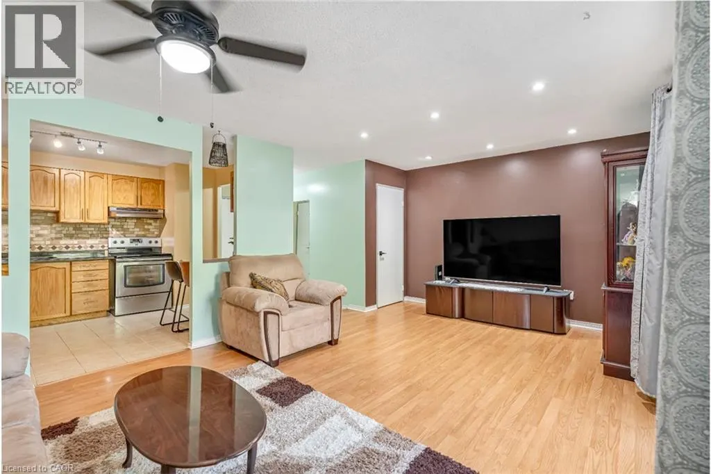 1050 FALGARWOOD Drive Unit# 121, #121