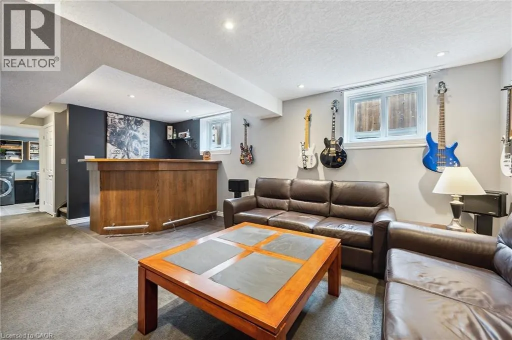 9 PARK Avenue E