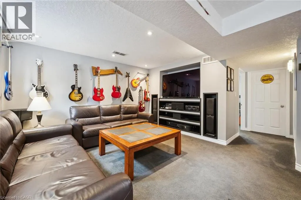 9 PARK Avenue E