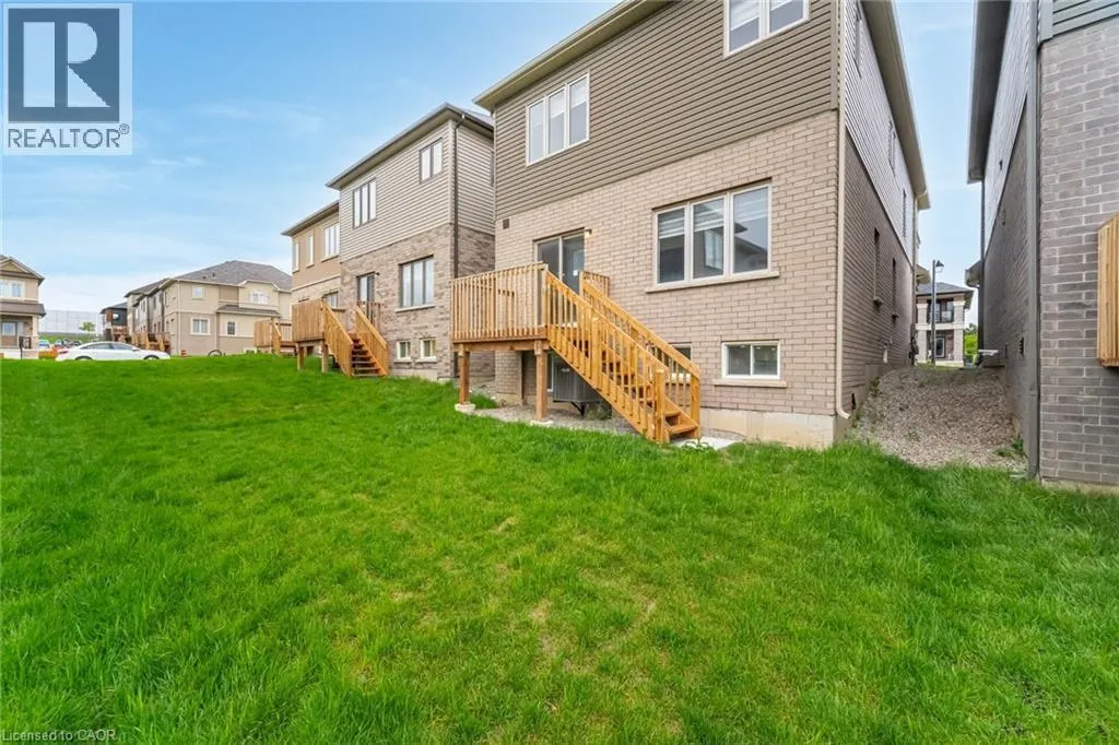 32 GEORGE BRIER Drive W
