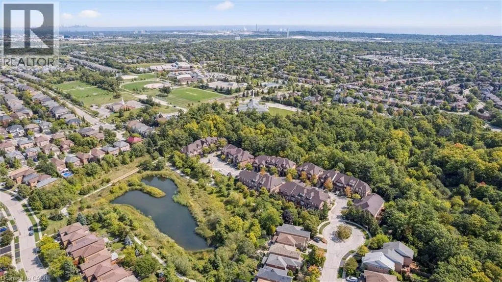 300 RAVINEVIEW Way Unit# 33, #33