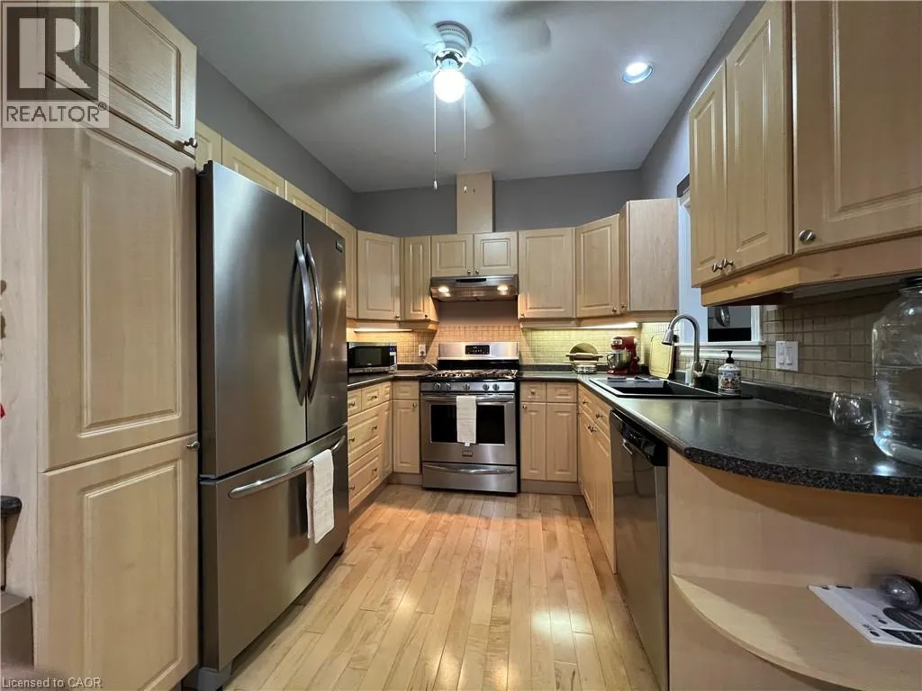 1574 RICHMOND Street Unit# 7, #7