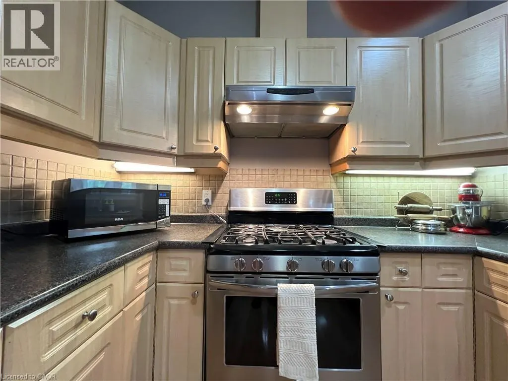 1574 RICHMOND Street Unit# 7, #7