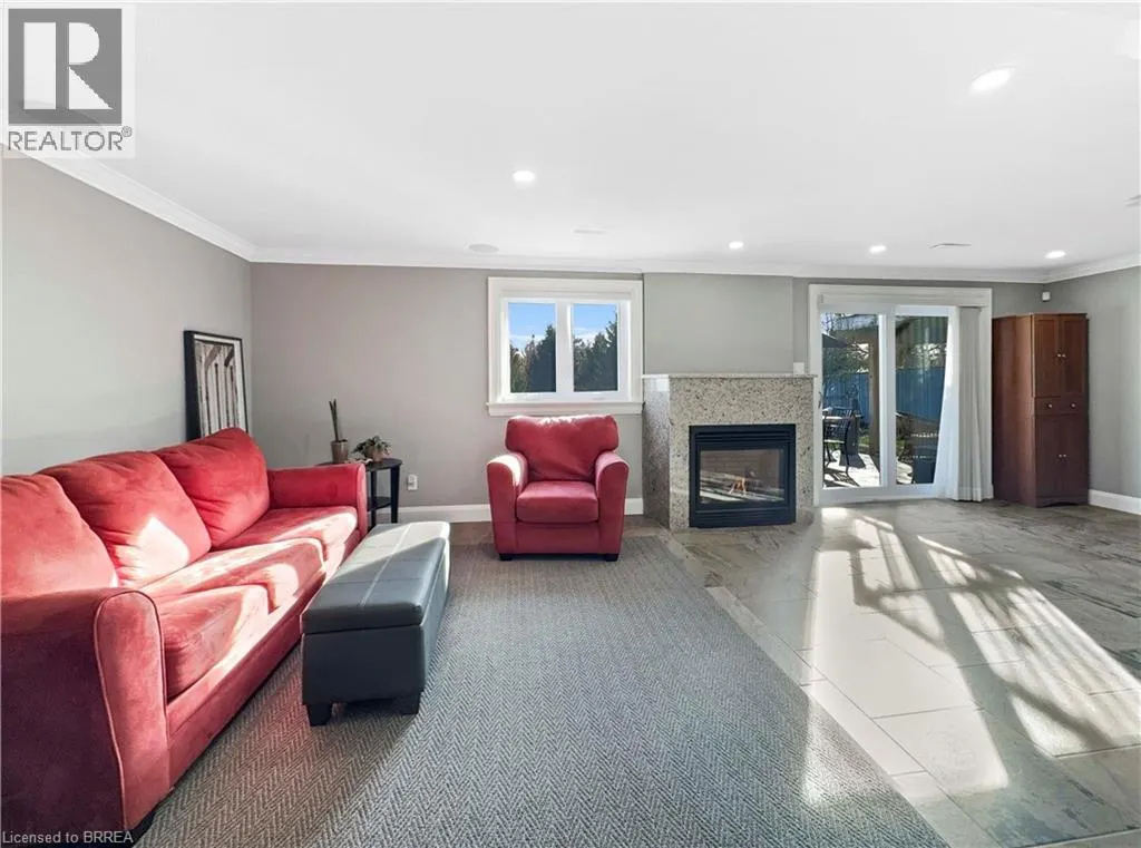 25 BRADBURY Crescent