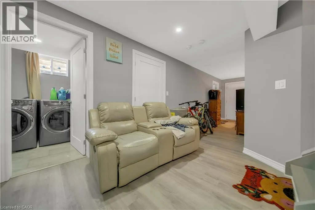 1161 UPPER THAMES Drive