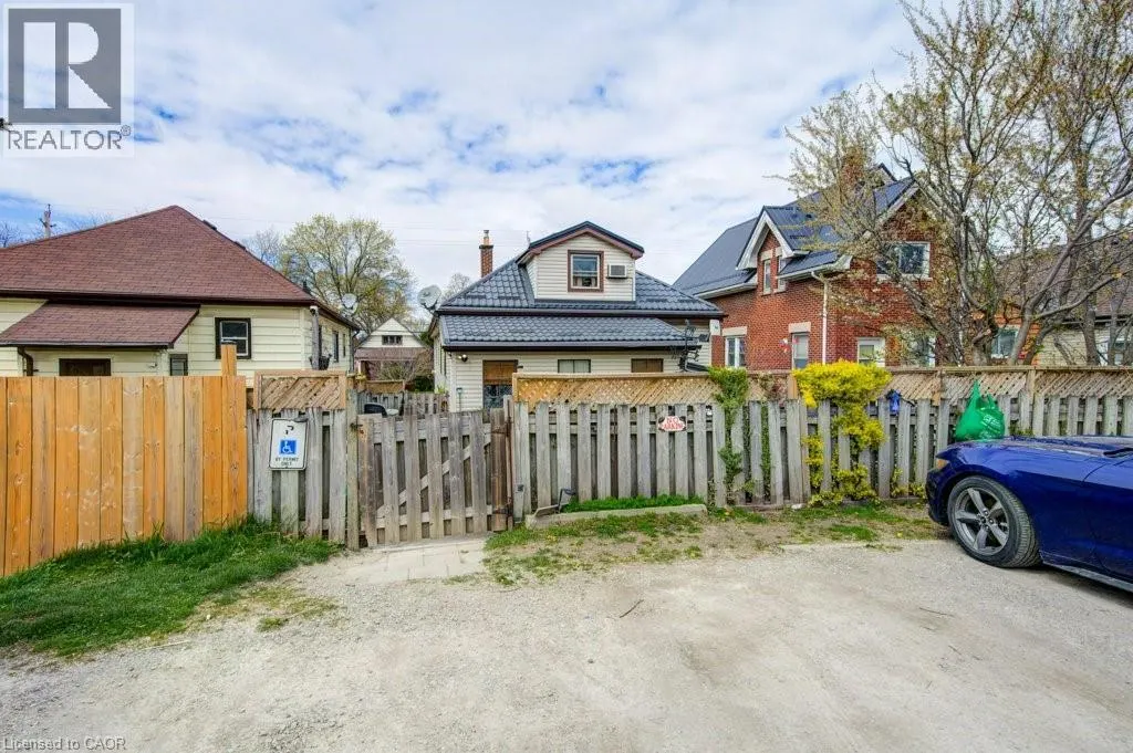1121 TRAFALGAR Street