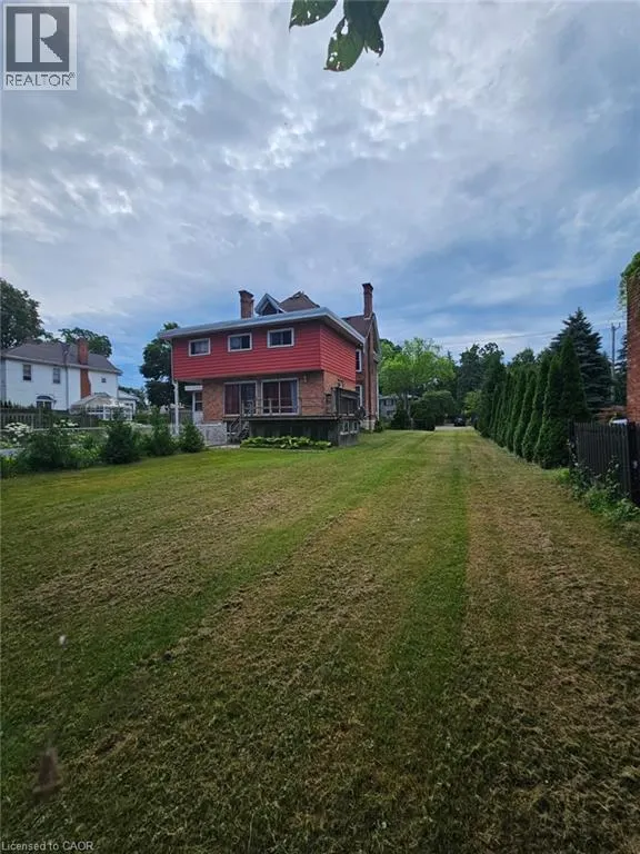 463 KING Street W