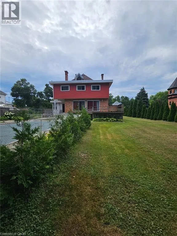 463 KING Street W