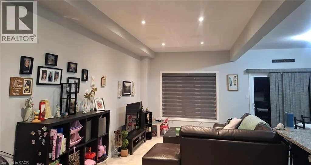 98 SHOREVIEW Place Unit# 4, #4