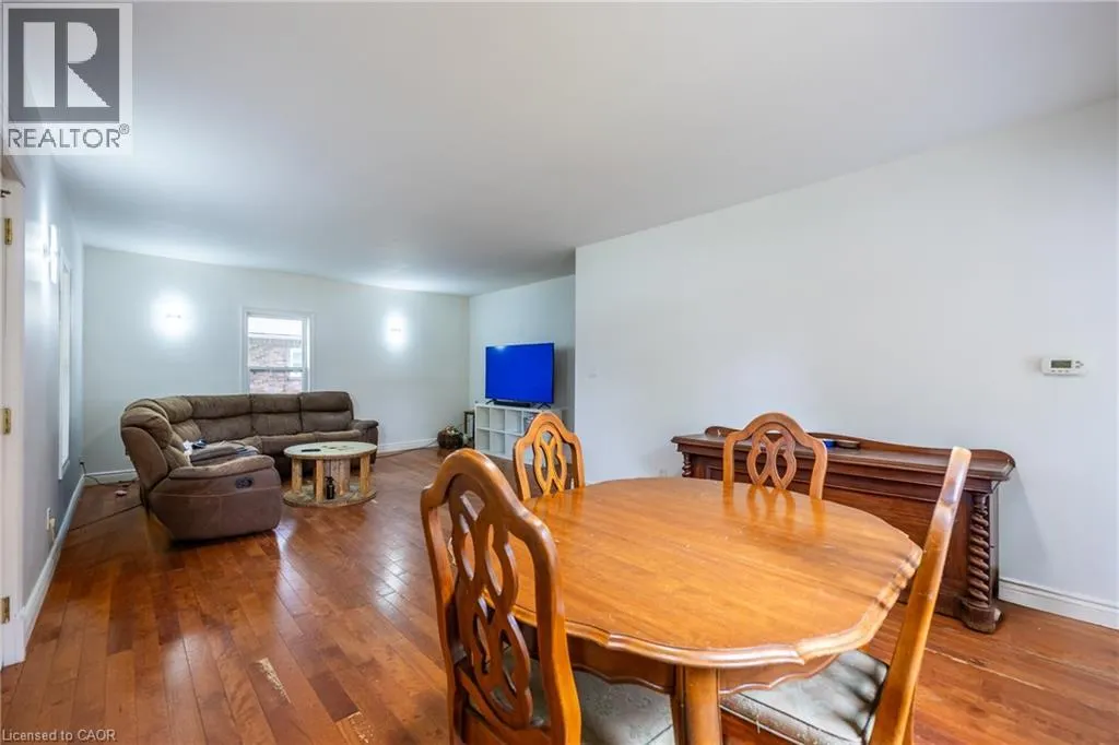 263 MAIN Street E