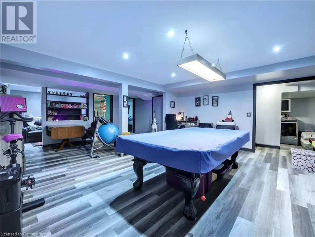 8 WESTGATE Circle