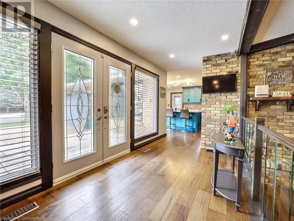 8 WESTGATE Circle