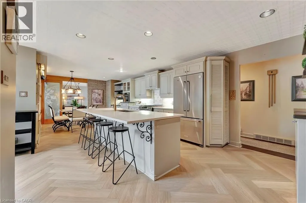 5 ORCHARD Crescent