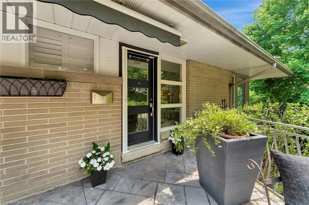 5 ORCHARD Crescent