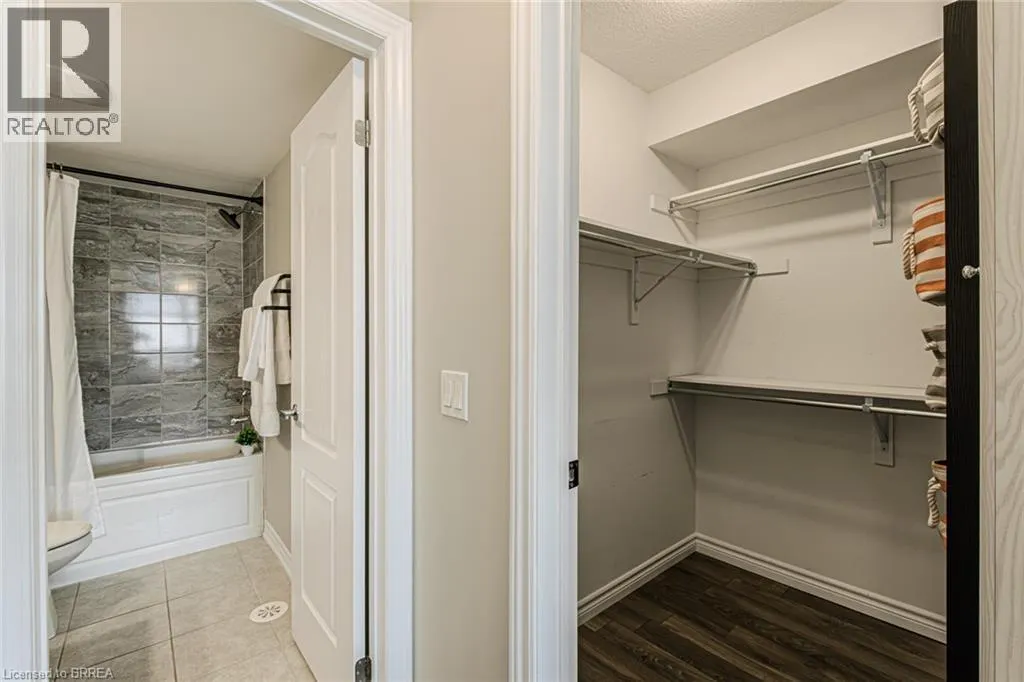 422 ATHABASCA Common