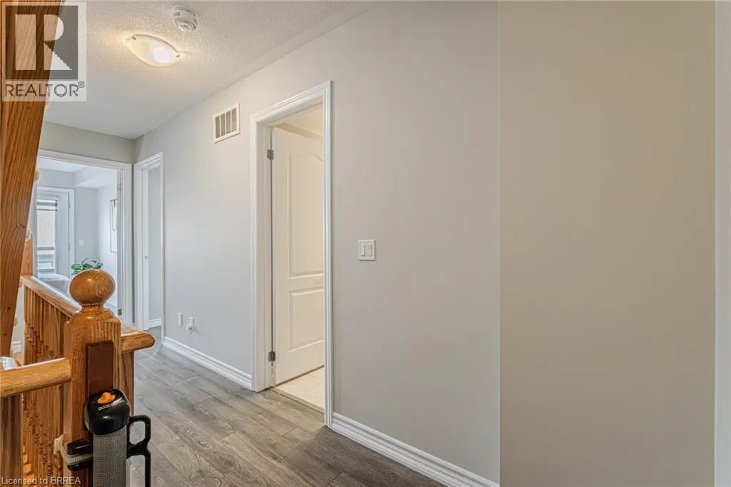 422 ATHABASCA Common