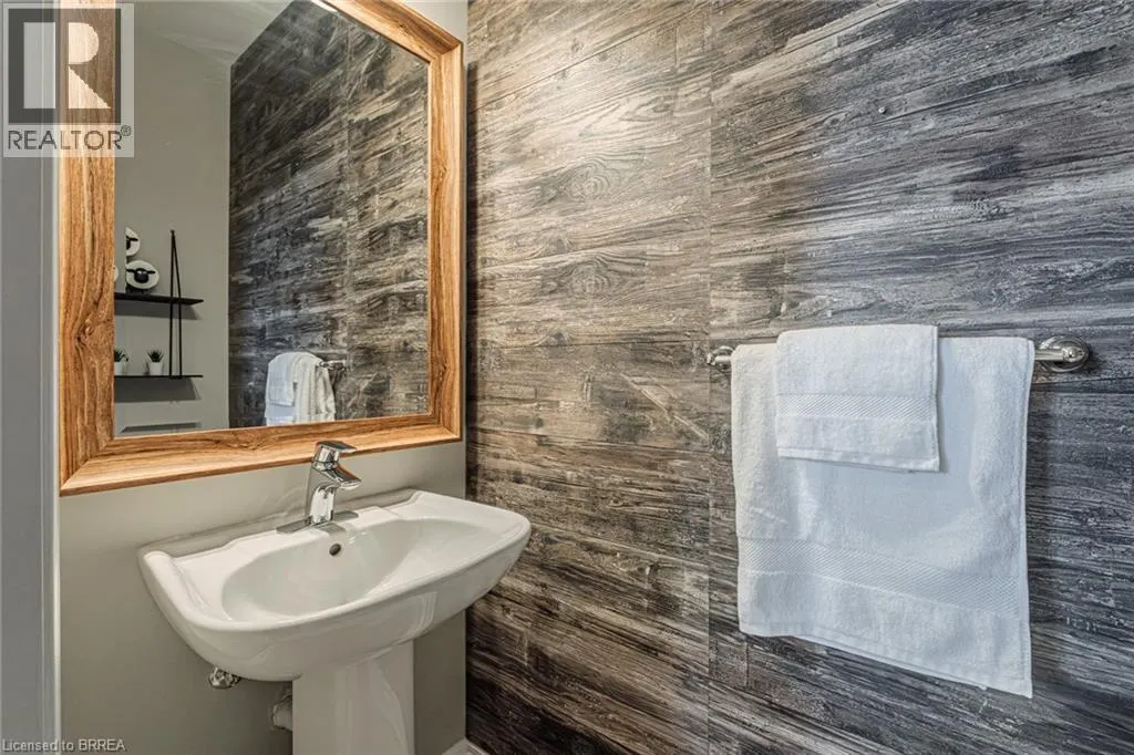 422 ATHABASCA Common