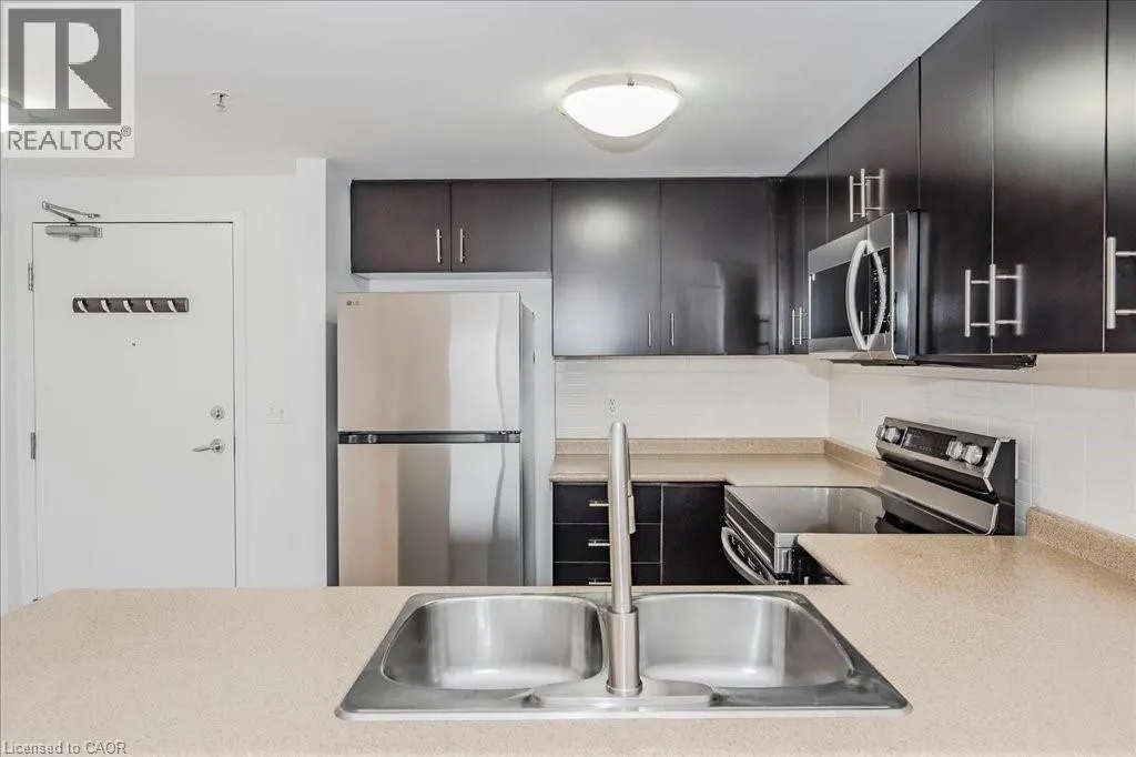 41 GOODWIN Drive Unit# 202, #202