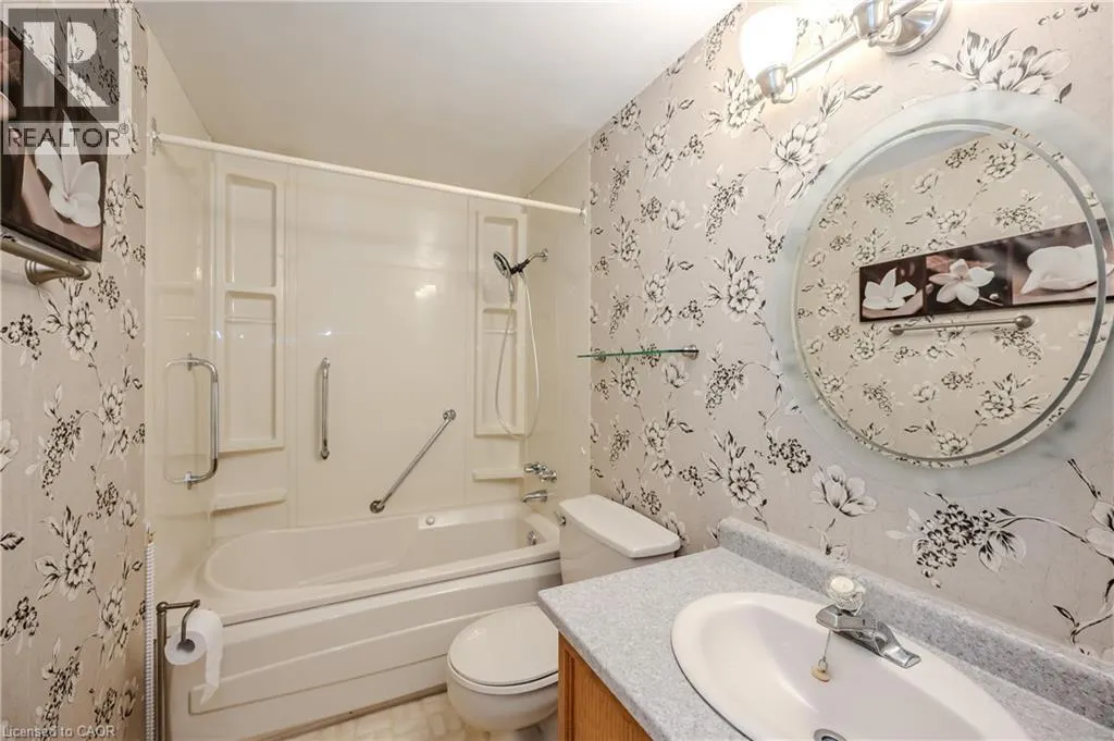 3 ROLLING BROOK Lane