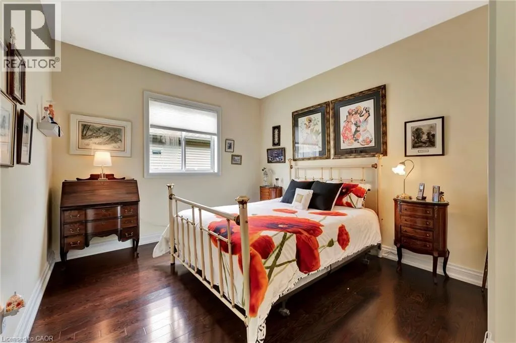 32 COBBLESTONE Drive
