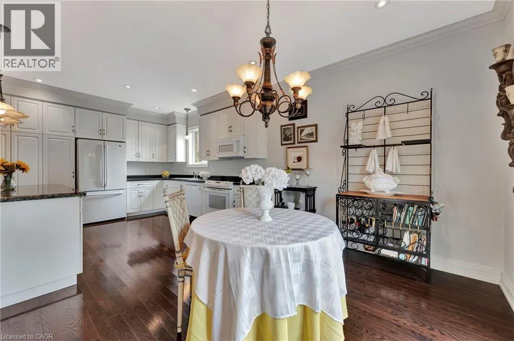 32 COBBLESTONE Drive