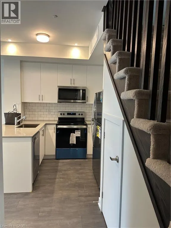 3550 E COLONIAL Drive E Unit# 18, #18