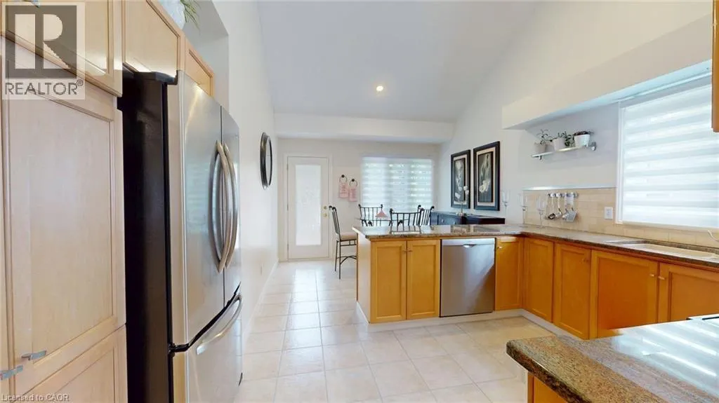 87 SCHRODER Crescent