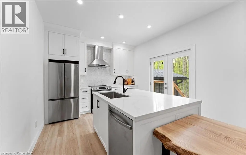 44 SUNNYSHORE PARK Drive