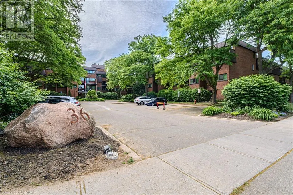 36 HAYHURST Road Unit# 316, #316