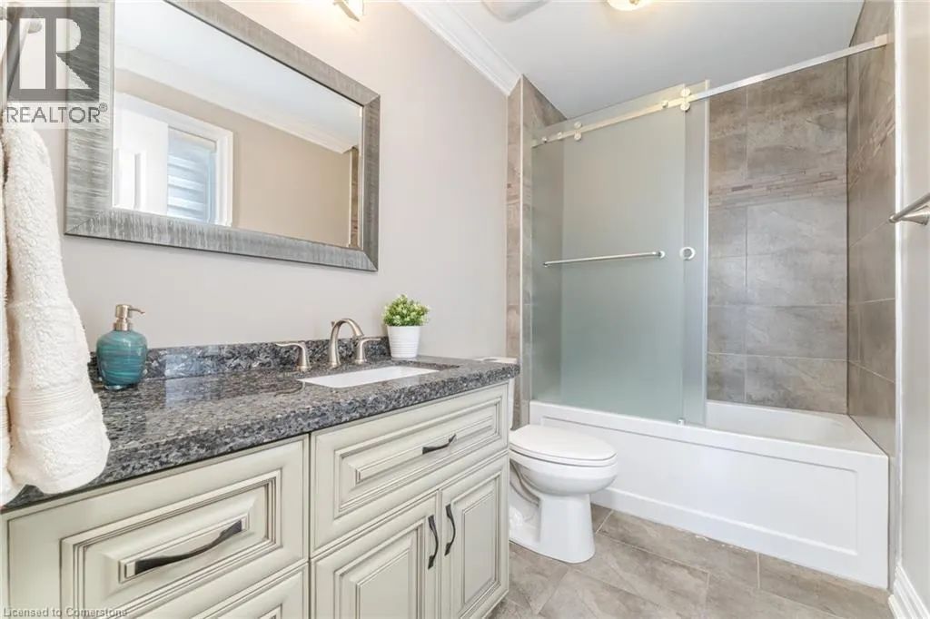 64 SEABREEZE Crescent