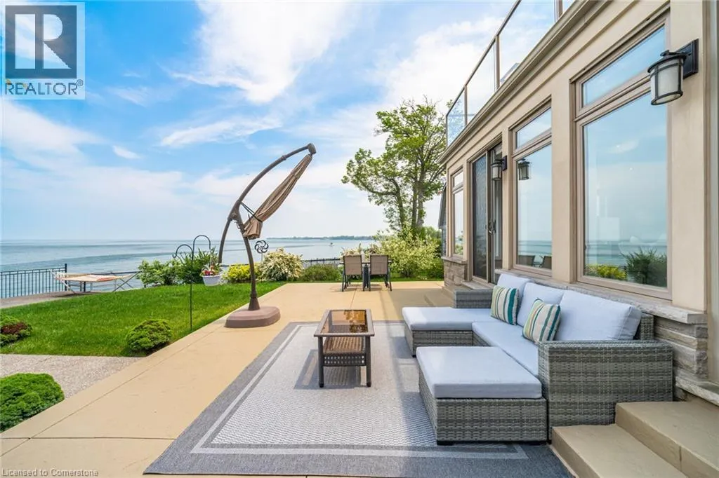 64 SEABREEZE Crescent