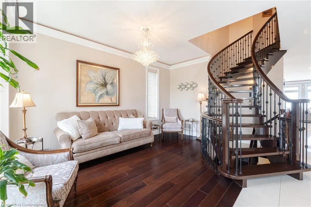 64 SEABREEZE Crescent
