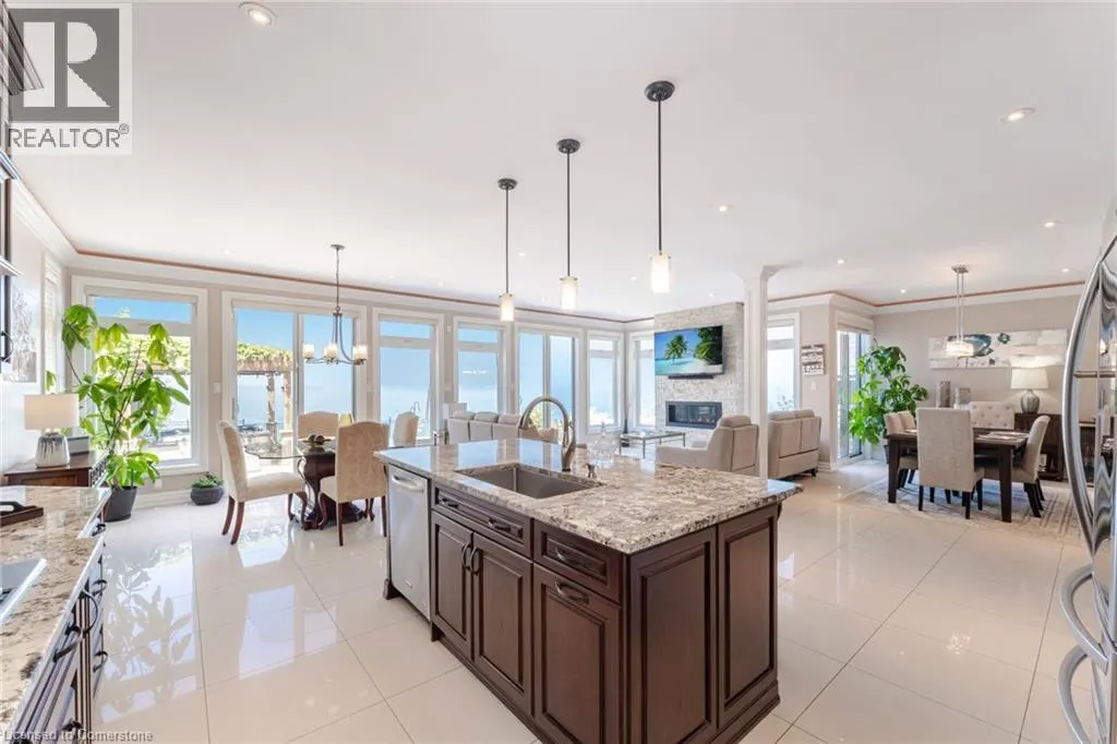 64 SEABREEZE Crescent