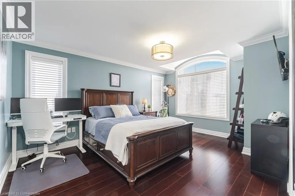 64 SEABREEZE Crescent