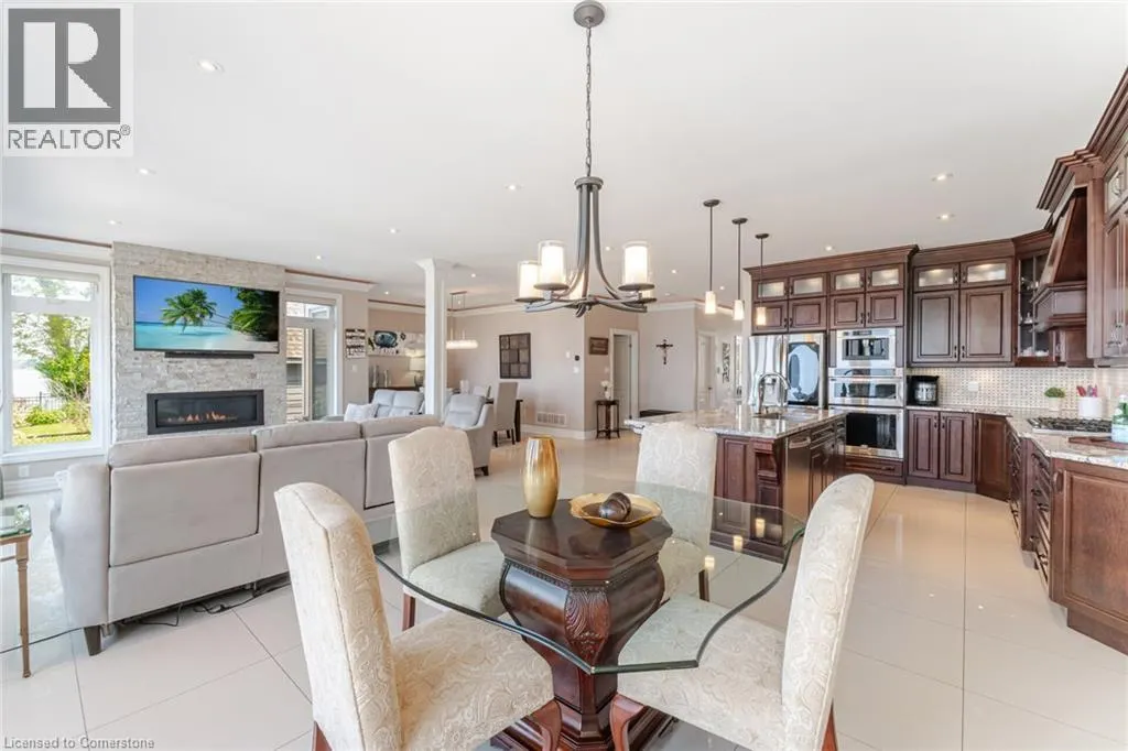 64 SEABREEZE Crescent