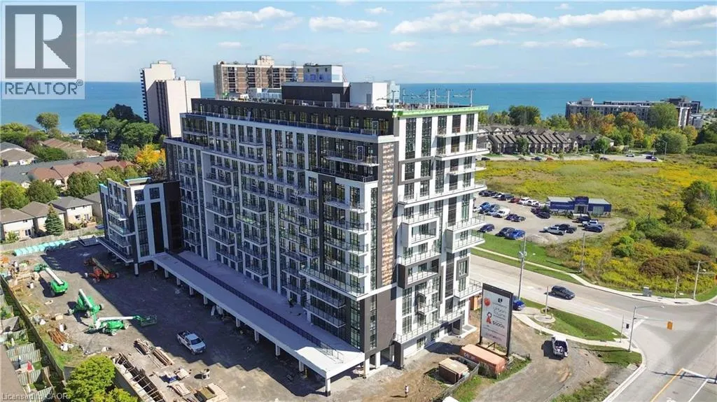 461 GREEN Road Unit# 523, #523