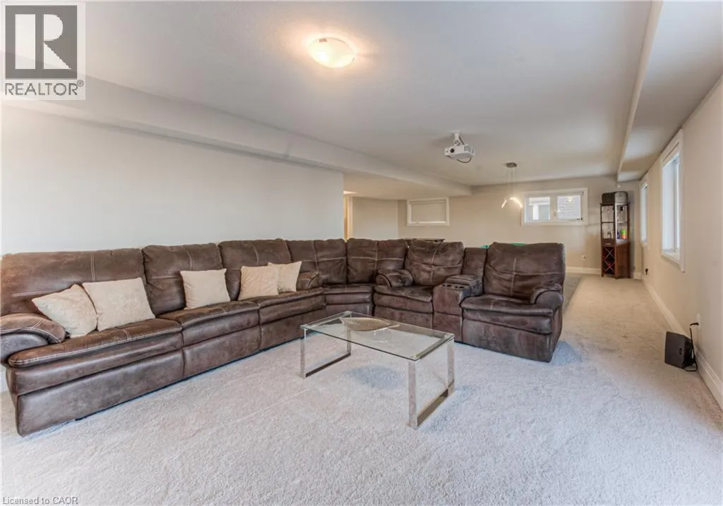 904 THOMAS PEDDER Court
