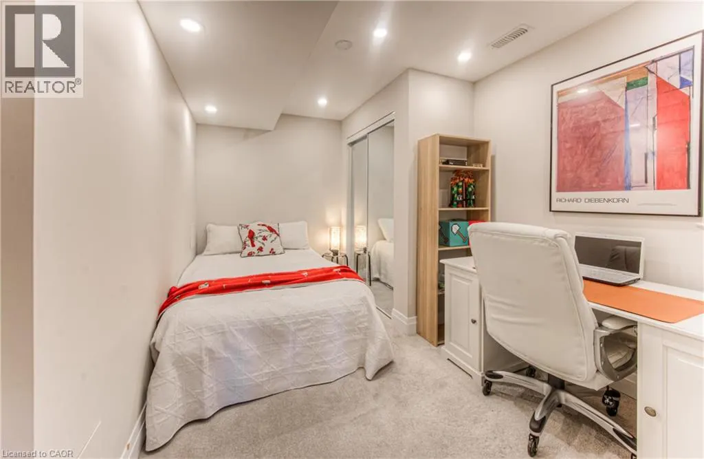 904 THOMAS PEDDER Court