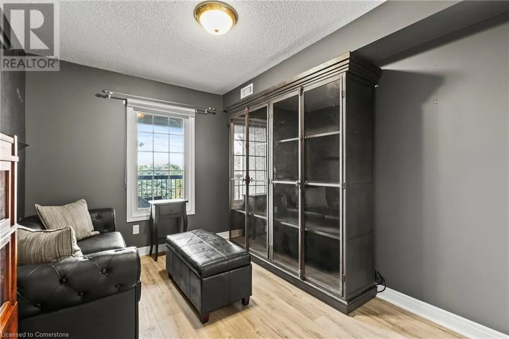 990 GOLF LINKS Road Unit# 301, #301