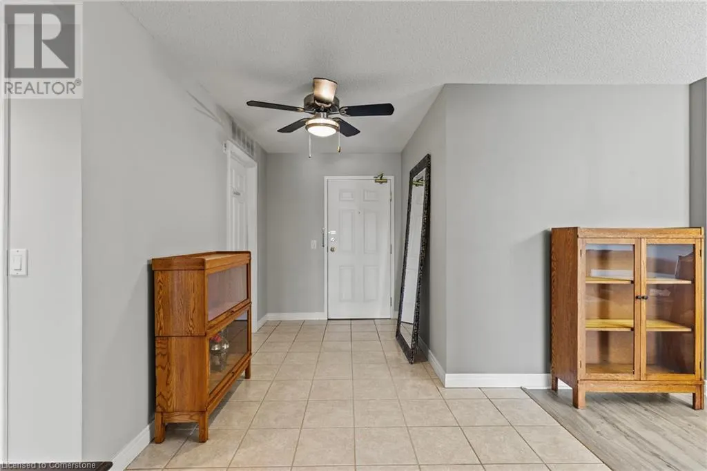 990 GOLF LINKS Road Unit# 301, #301