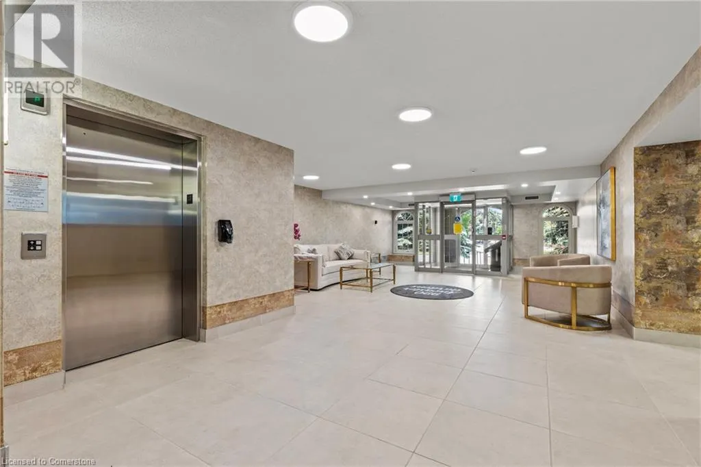 990 GOLF LINKS Road Unit# 301, #301
