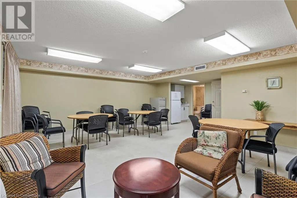 990 GOLF LINKS Road Unit# 301, #301