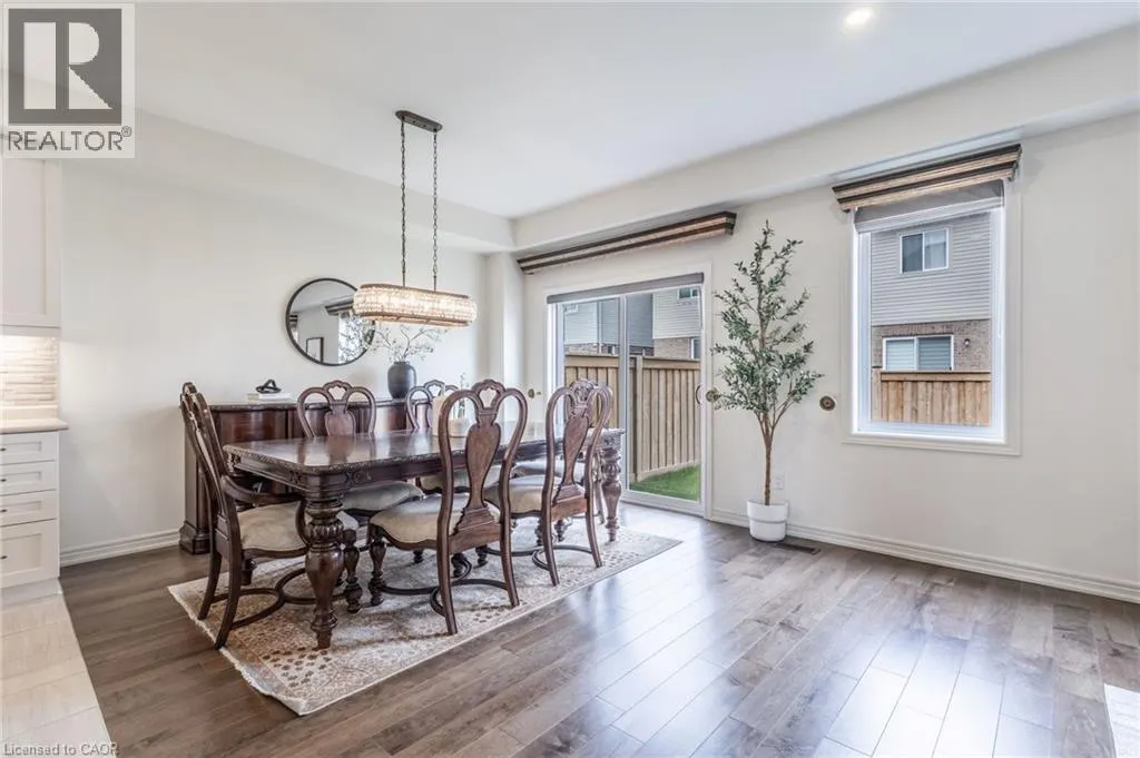 41 FOOTHILLS Lane