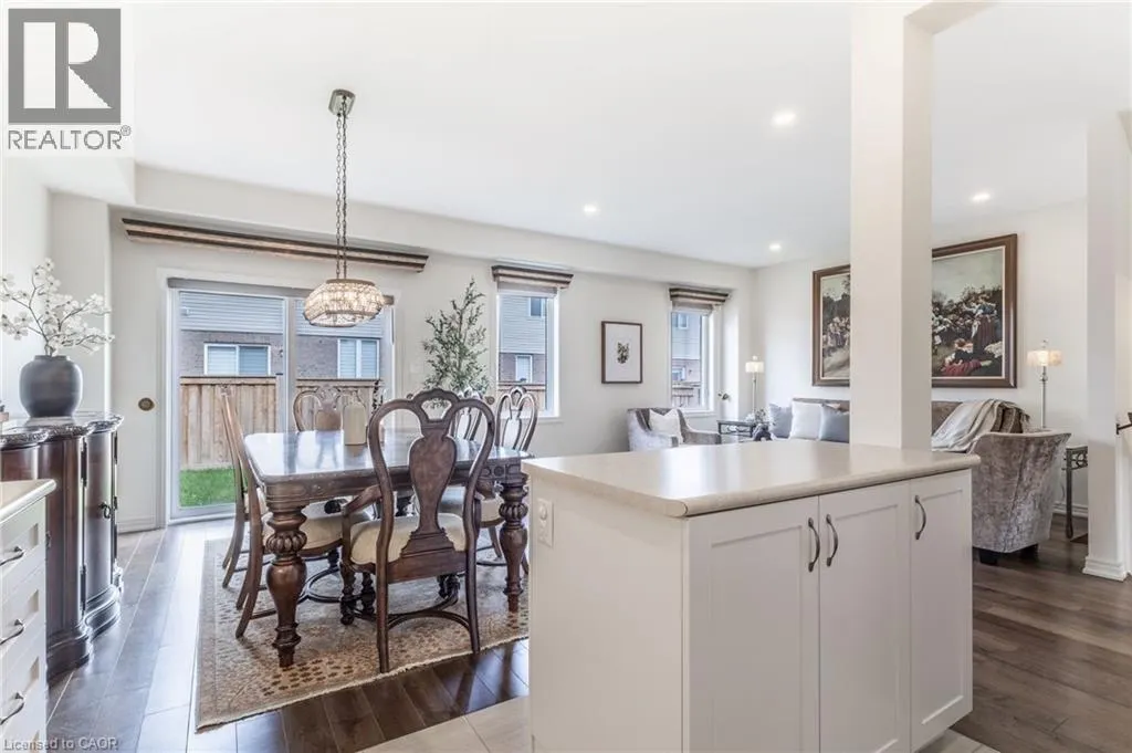 41 FOOTHILLS Lane