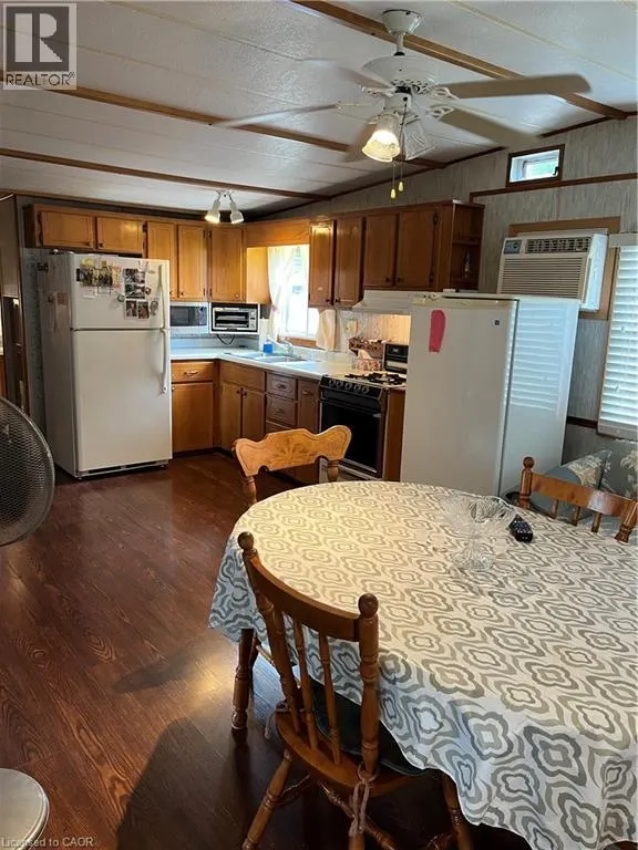 2073 FRIENDLY Boulevard