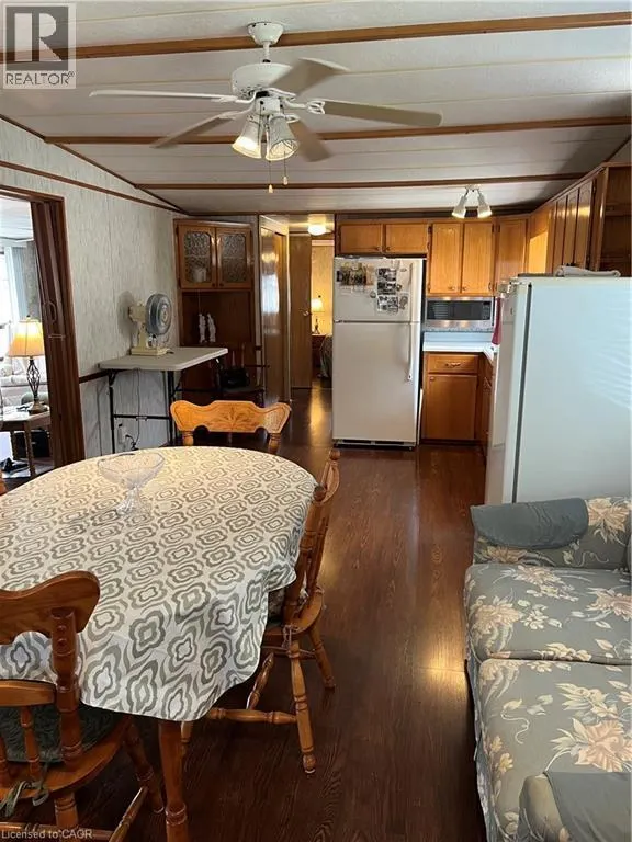 2073 FRIENDLY Boulevard