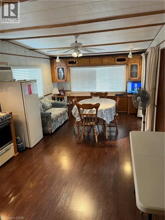 2073 FRIENDLY Boulevard