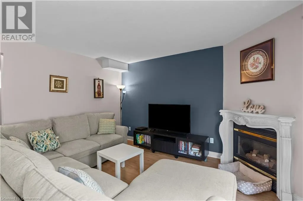 320 HAMILTON Drive Unit# 10, #10