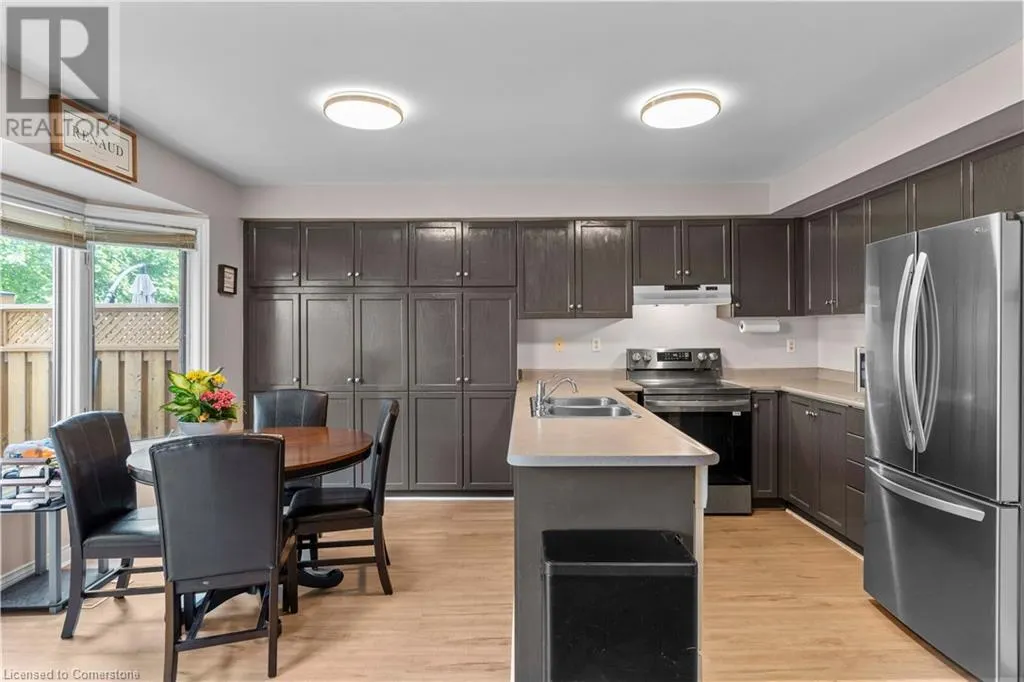 320 HAMILTON Drive Unit# 10, #10