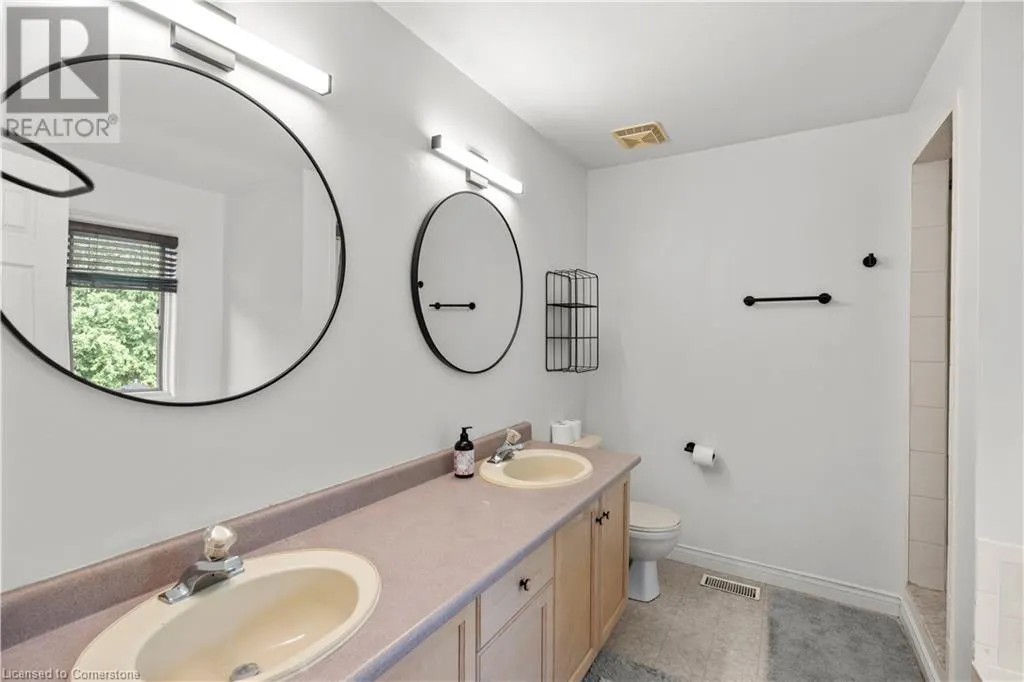 320 HAMILTON Drive Unit# 10, #10